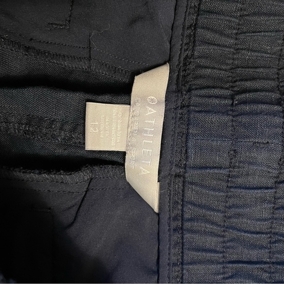 Athleta 100% linen shorts - Picture 2 of 4